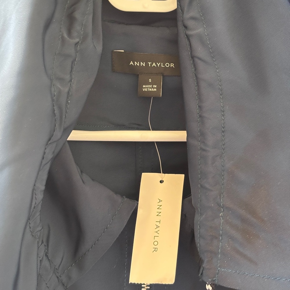 NWT Ann Taylor Women’s Waterproof, Cinched Anorak Teal Blue Raincoat CLASSY!!! - Picture 4 of 15